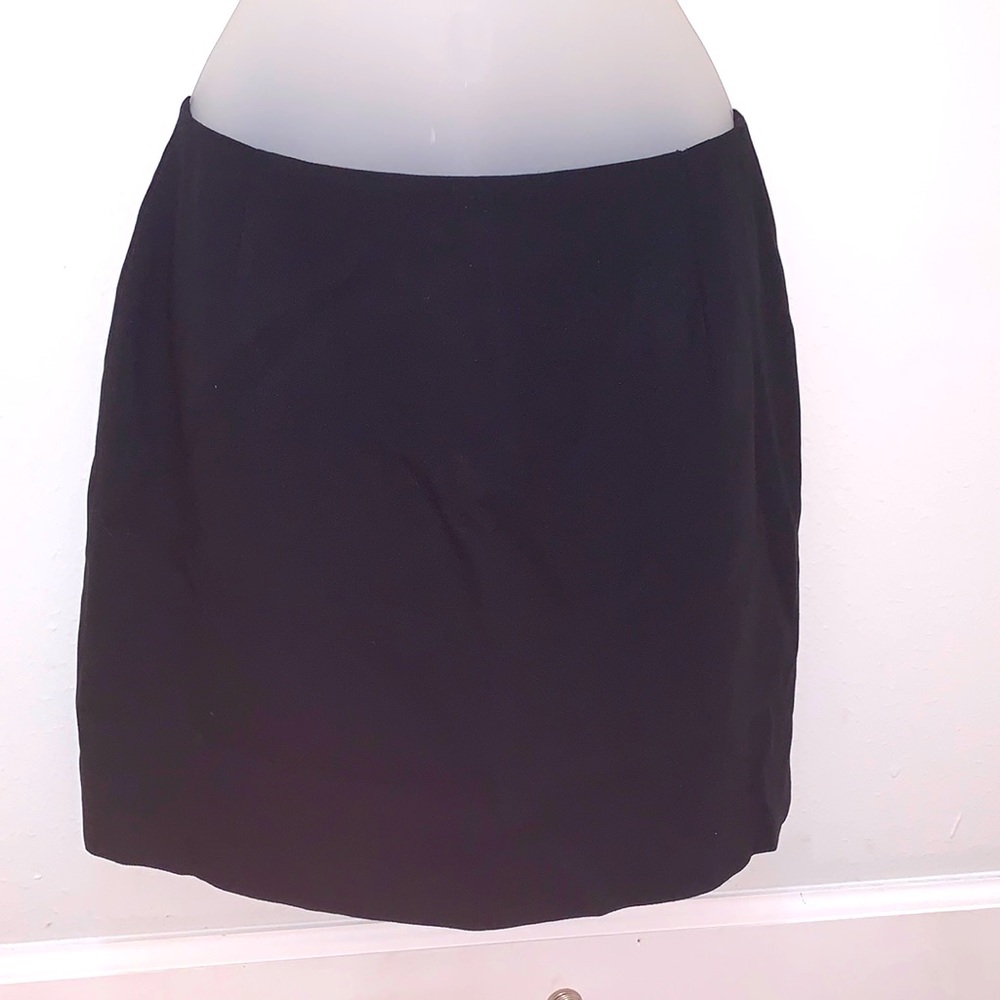Parallel petite size 4 short black skirt.